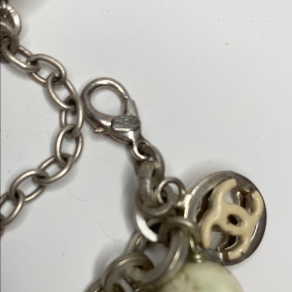 CHANEL Vintage Cream and Gold Charm Bracelet - Picture 3 of 3
